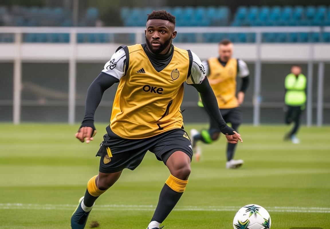 米兰内洛训练动态：阿特卡梅回归合练稳固后防线轮换，希门尼斯莱奥福法纳恢复训练，全队聚焦战术演练体能储备